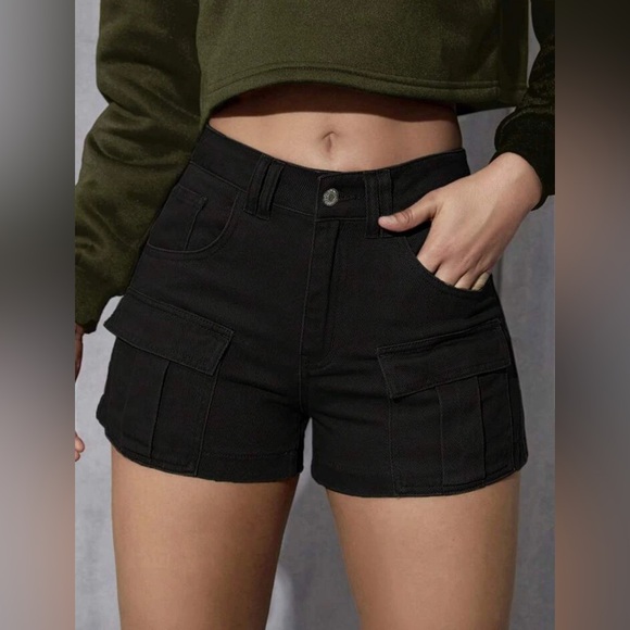 SHEIN Pants - Black Cargo Shorts #1197